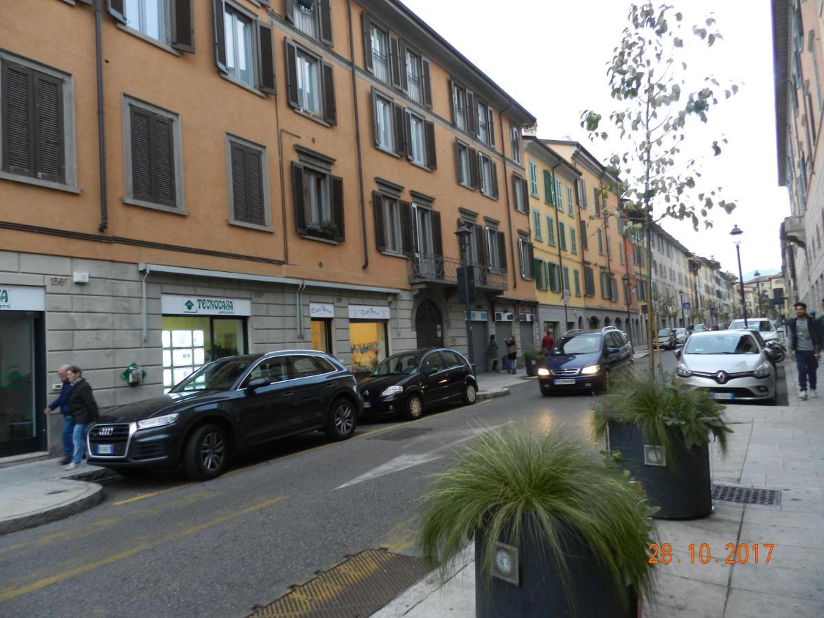 Cosy Central Flat Bergamo Luaran gambar